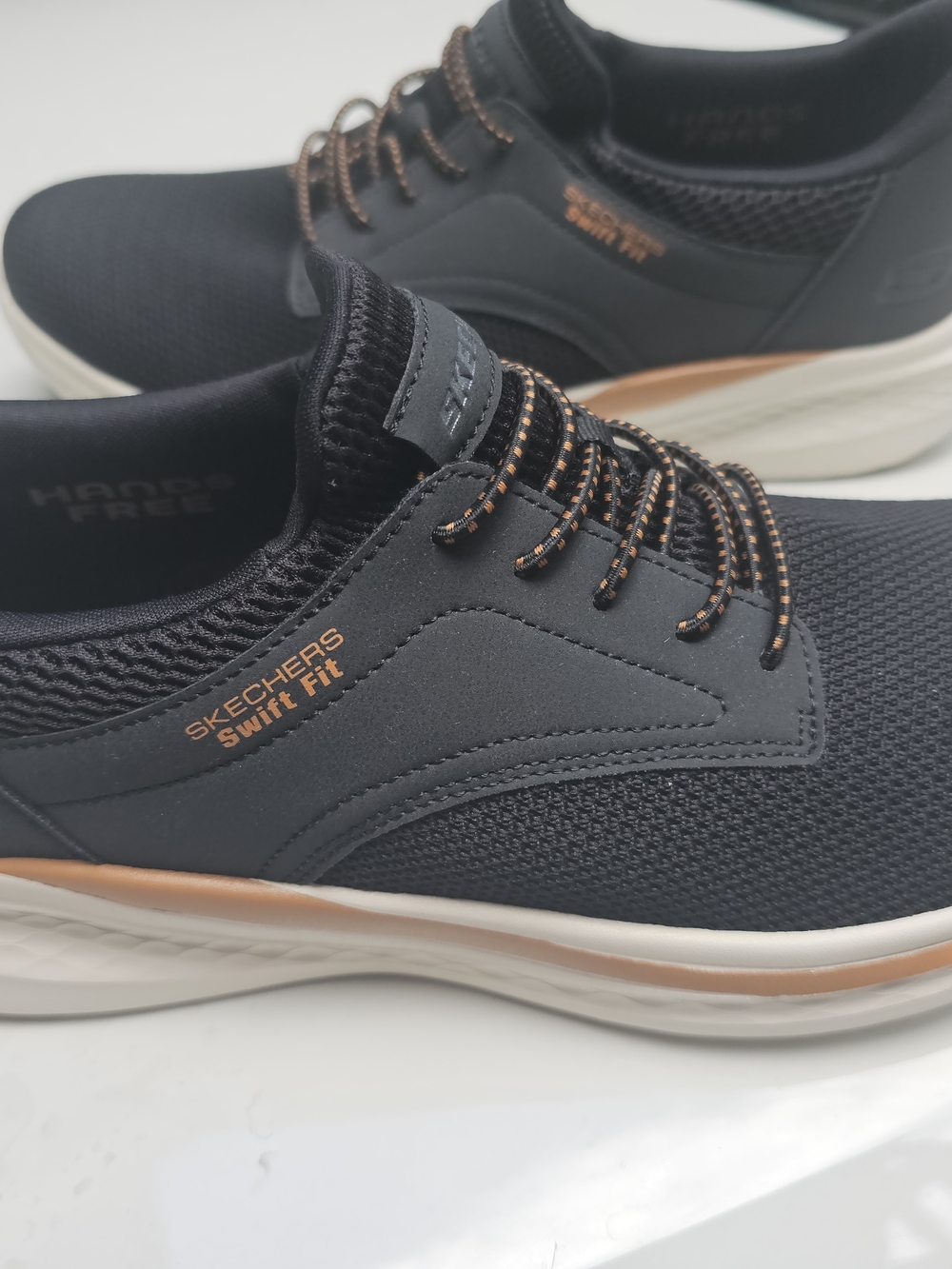 Skechers Hands Free Memory foam Men's SZ 10